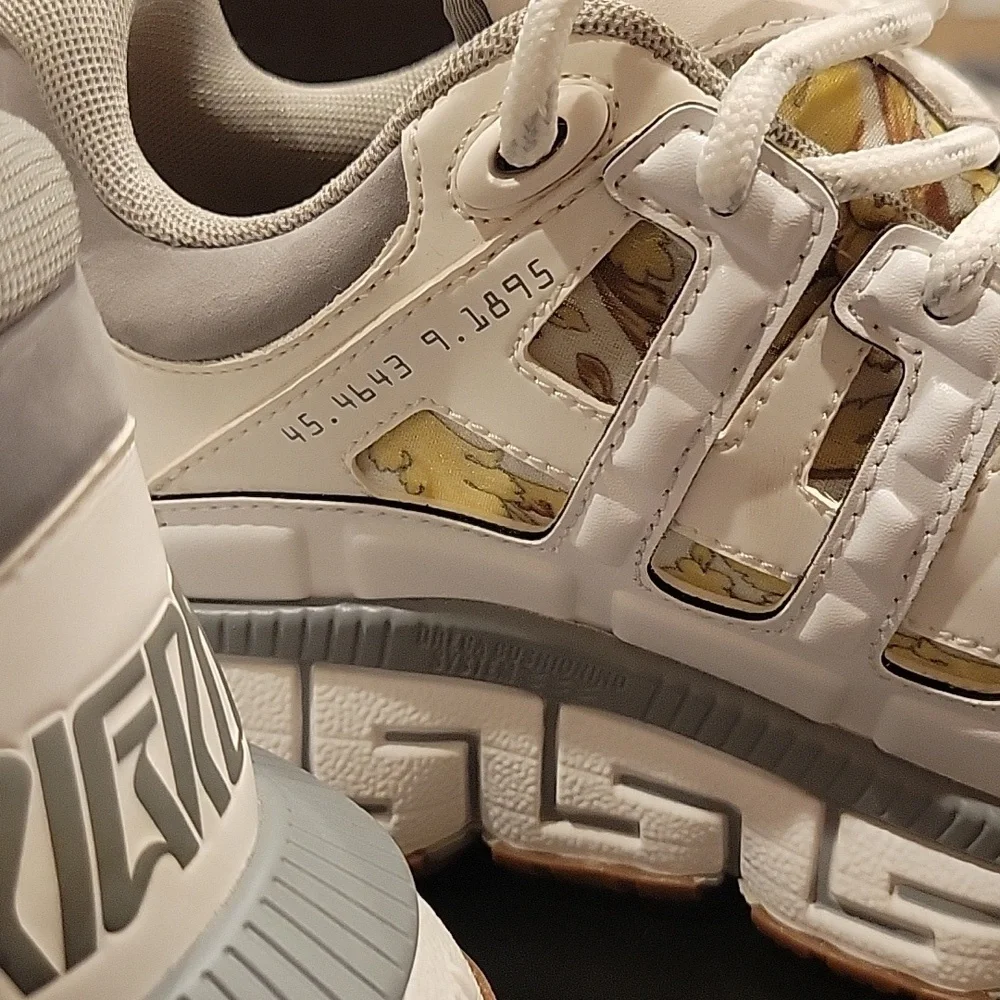 BRAND NEW Versace Trigreca Sneakers WOMEN 39 9 WITH BOX - Picture 12 of 14